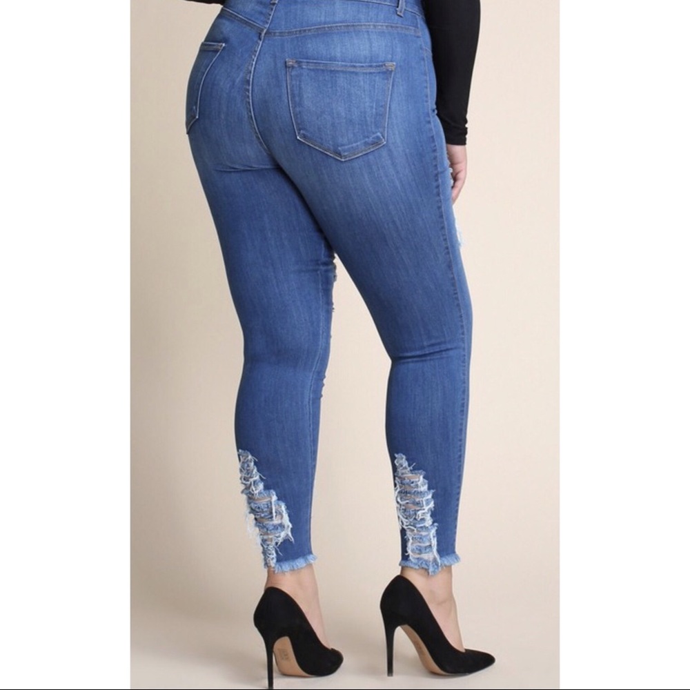 PLUS!!! Distressed Skinny - Picture 5 of 7